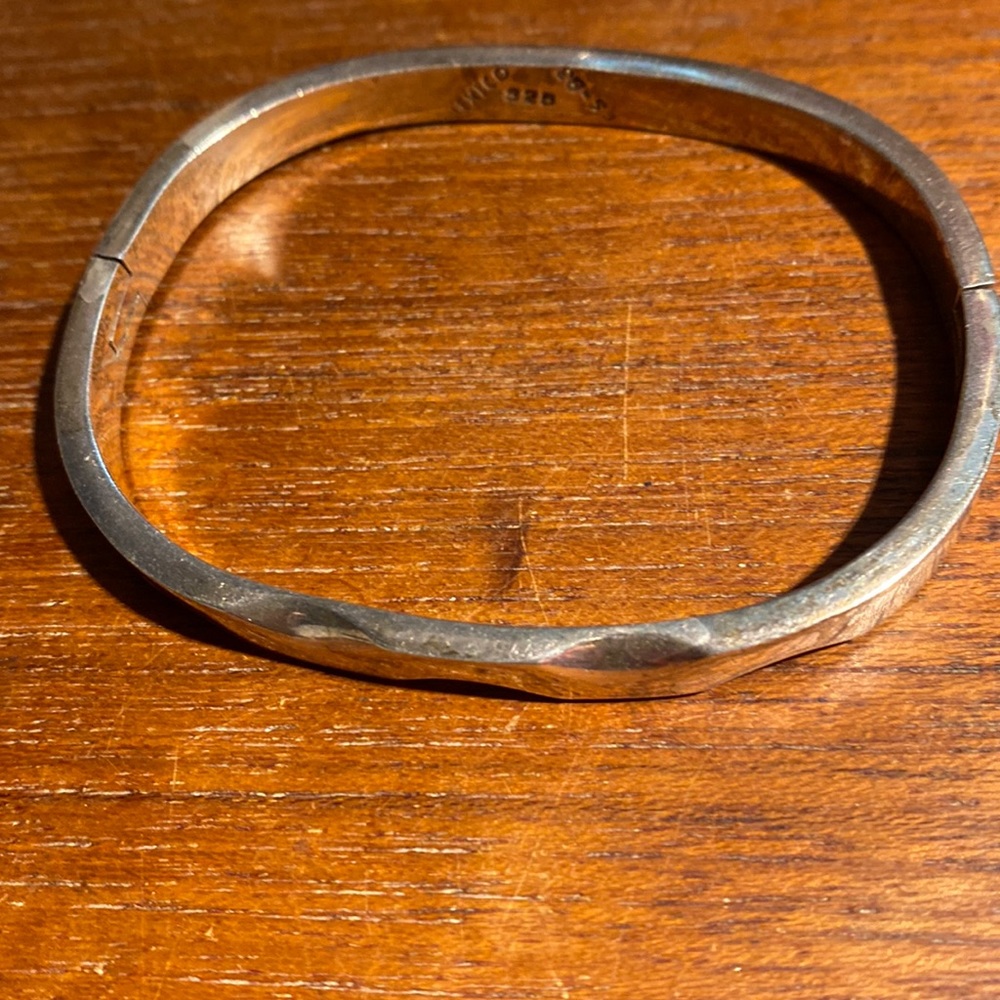 Sterling silver bangle